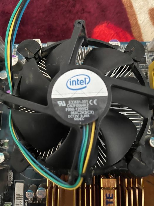 Продам материнську плату