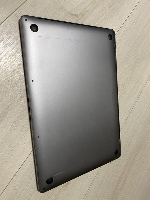 Macbook Pro 15” 2017 i7 3,1 GHz 16/512