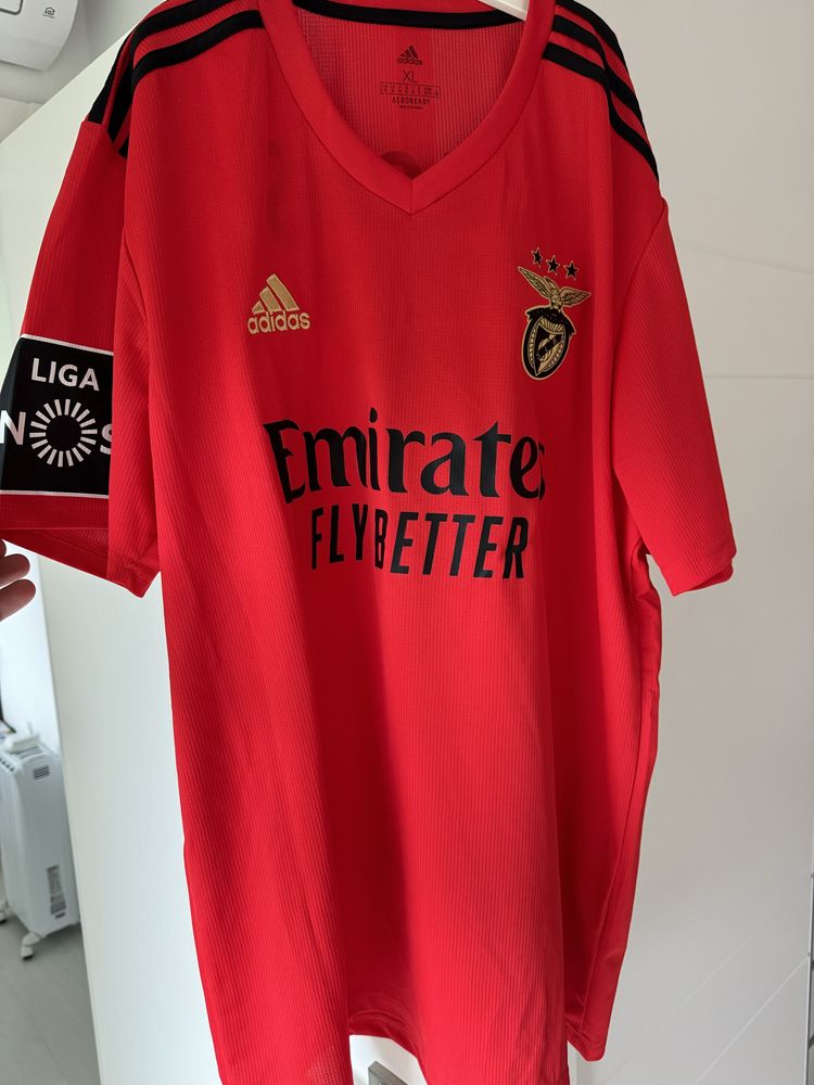 Vendo camisolas oficiais usadas pelos jogadores
