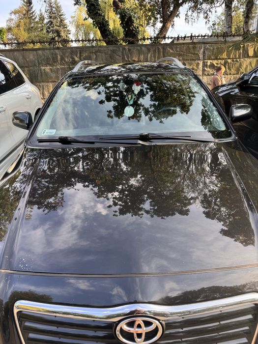 Sprzedam fajny samochód Toyota Avensis 2004 r