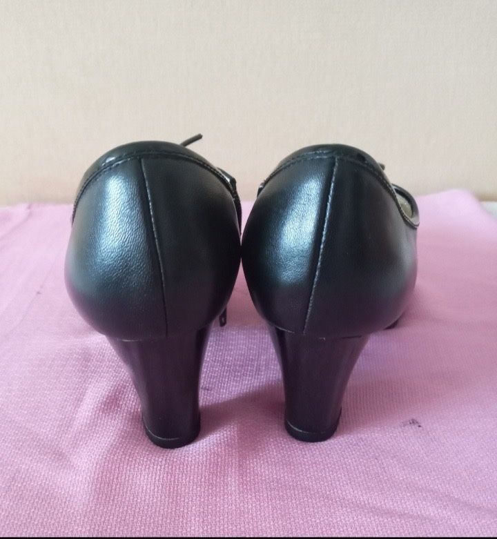 Туфли черевики Италия женские ботильоны мокасины лоферы