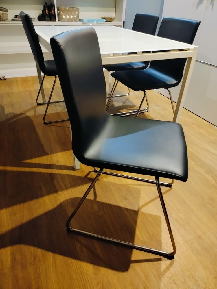 Stół rozkładany z 4 krzesłami Ikea