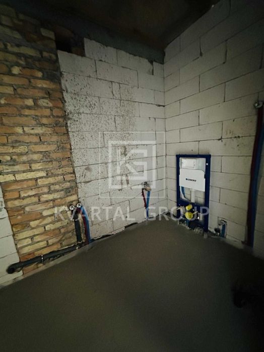 БЕЗ КОМІСІЇ! цегляний ТаунХаус без ремонту. ПАСПОРТНИЙ стіл