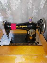 Швейная машинка - тумба "Подольская" с ножным приводом