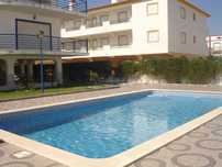 T1 - 5 pessoas,70 metros da praia Piscina e estacionamento.