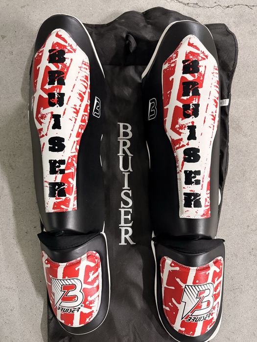 Luvas e Caneleiras de kickbox