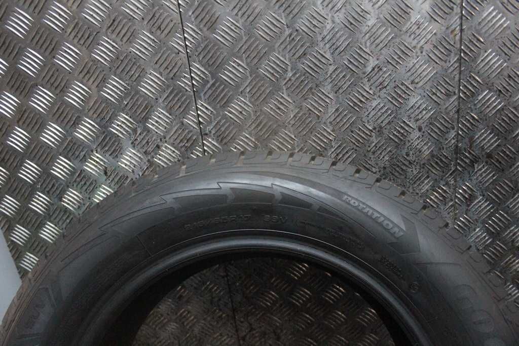 V215/65/17 Goodyear Ultra Grip Performnce SUV 215/65 R17 99V
