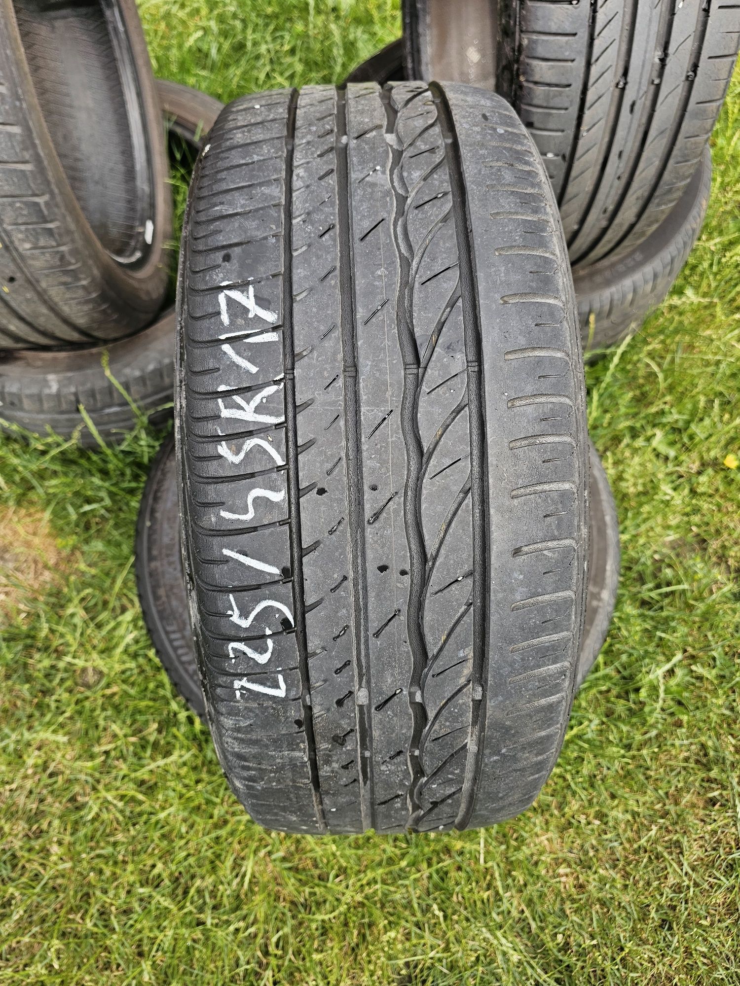 Opony letnie Bridgestone 225/45R17