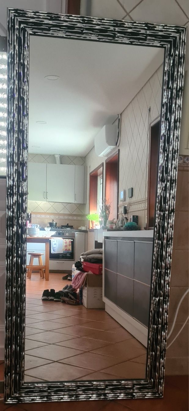 Aparador com oferta de espelho