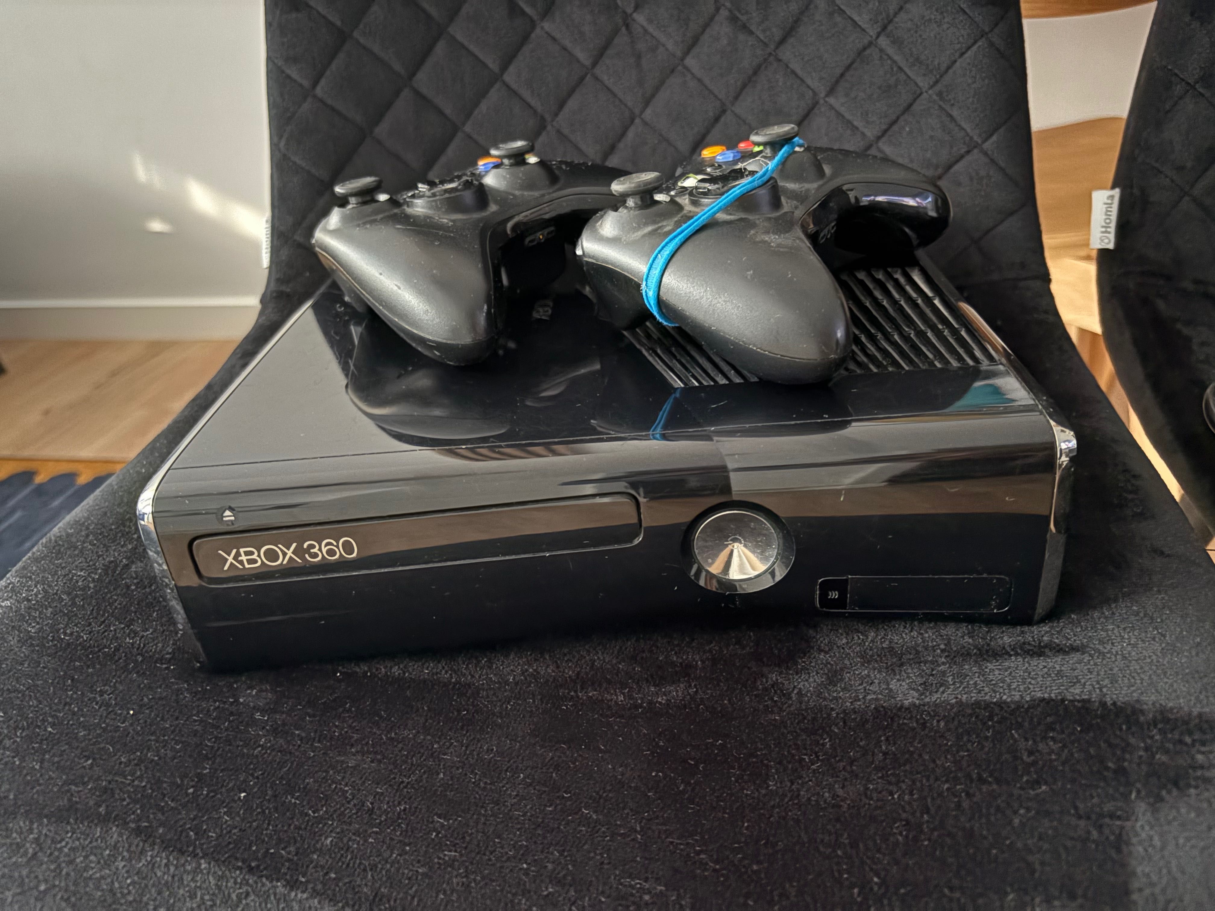 Xbox 360 zestaw gra słuchawki konsola