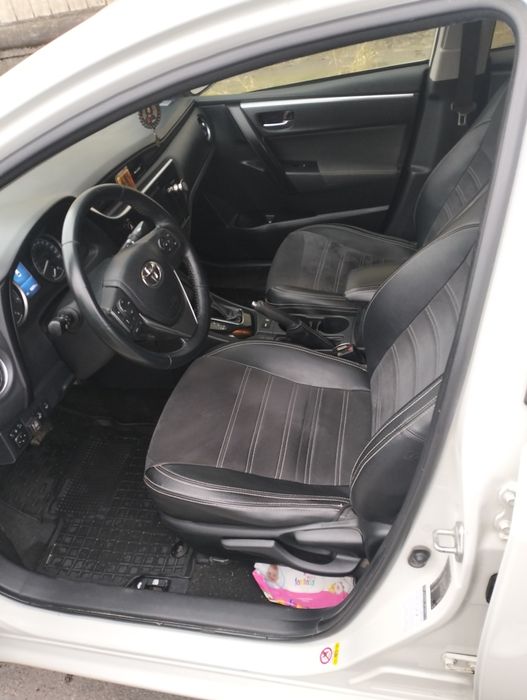 Тойота Корола 2017року