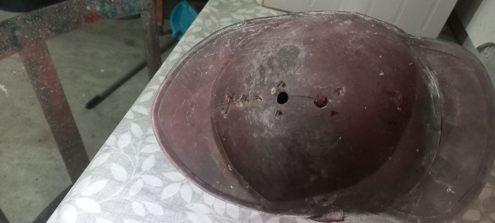 Capacete antigo em latão