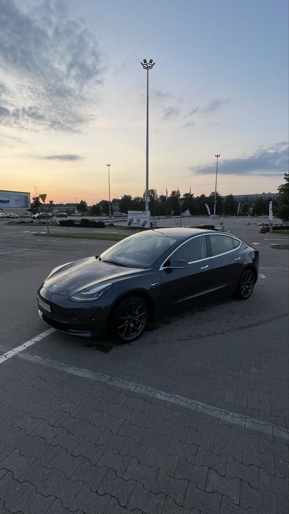 Tesla Model 3 Long Range Dual Motor All-Whell Drive