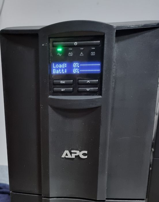 Безперебійник APC Smart UPS 3000 2700W