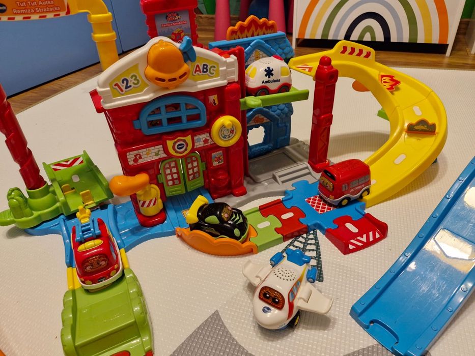 Vtech tut tut remiza strażacka, zjazd oraz autka interaktywne