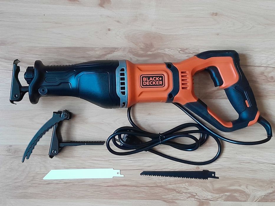 Piła szablasta Black&Decker  BES301 - QS  nowa nieużywana