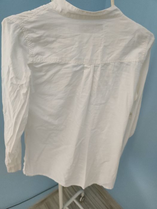 Biała koszula z guzikami rozmiar M-S