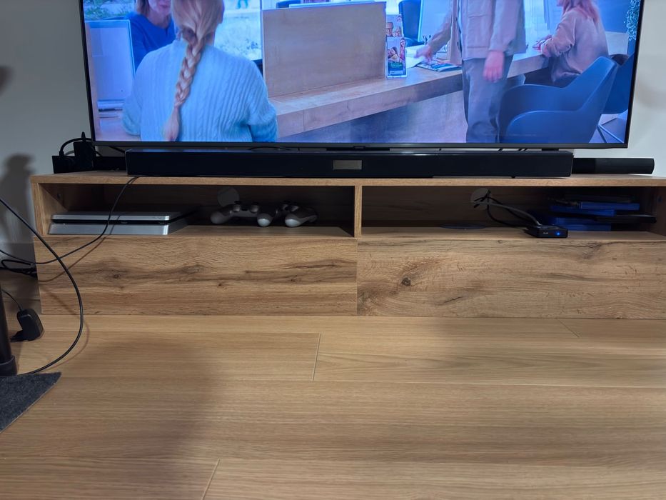 Szafka RTV wisząca
