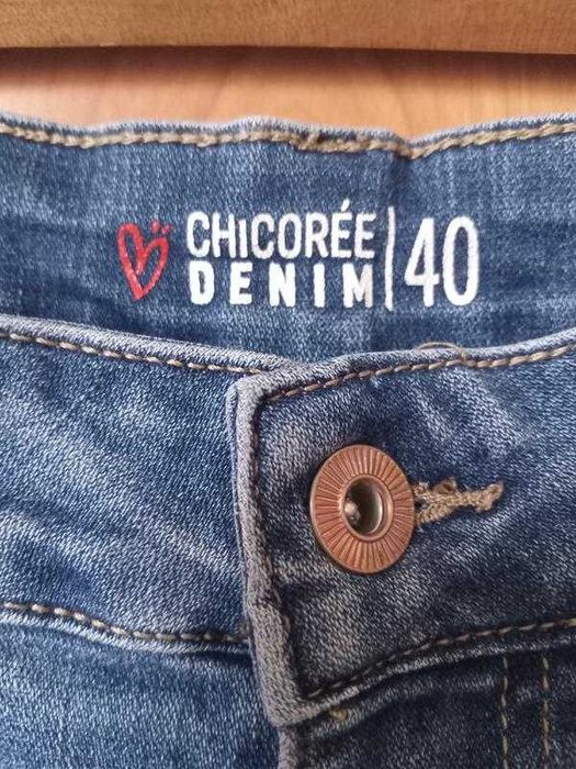 Джинси висока посадка розмір 40
Chicoree