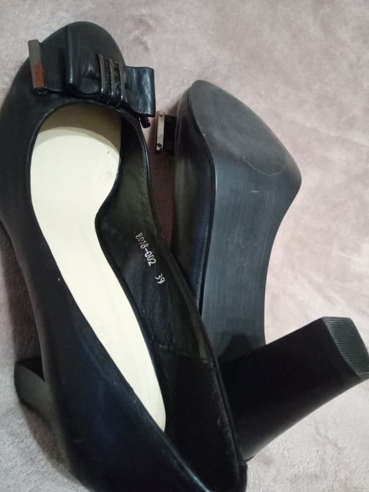Туфлі модельні шкіра