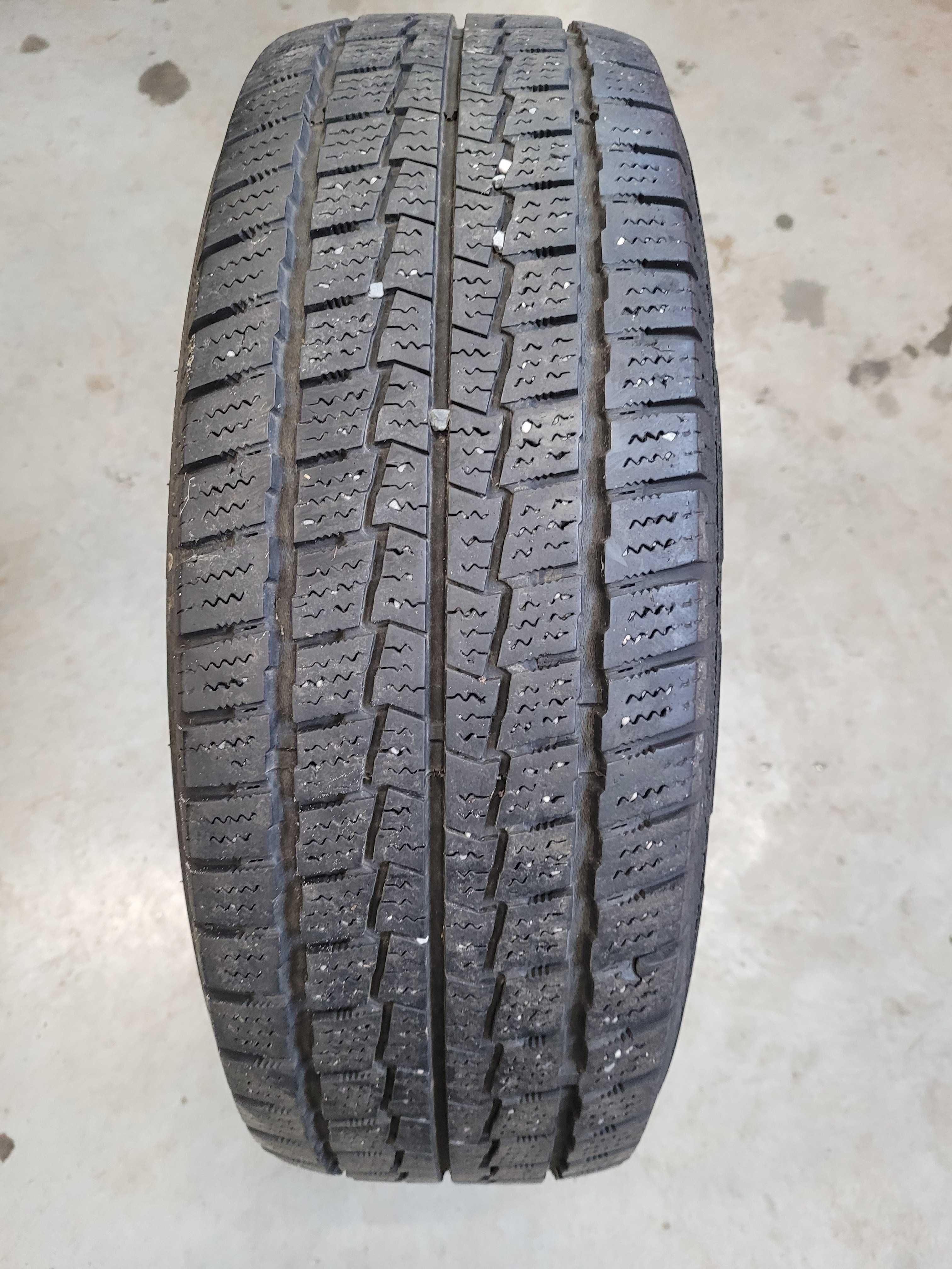 Opona Hankook 215/65 16C