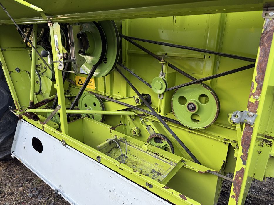 Комбайн зернозбиральний Claas Dominator 48