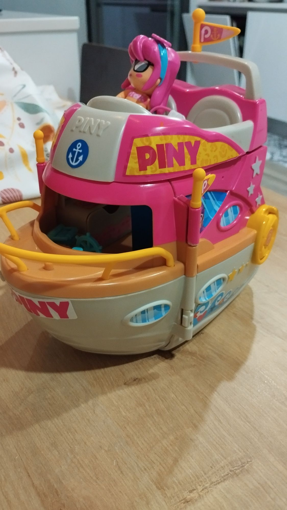 Pinypon barco impecável