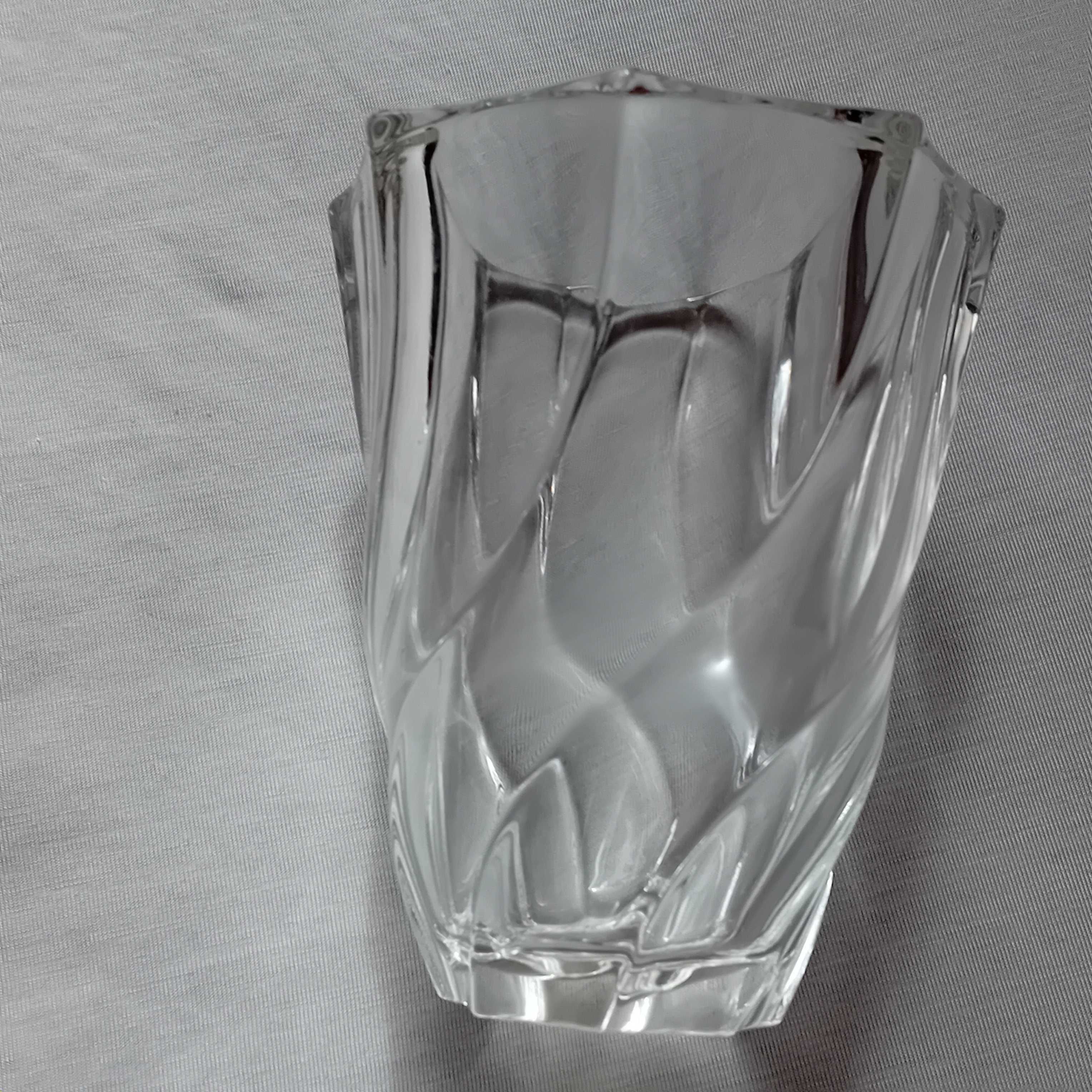 Spiralny wazon kryształowy Luminarc, z lat 70-ych.