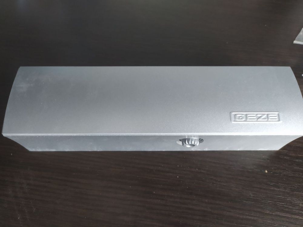 Дверні доводчики GEZE TS 2000 V BC