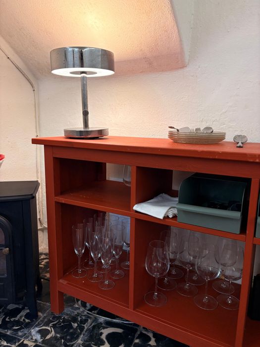 Aparador Ikea vermelho