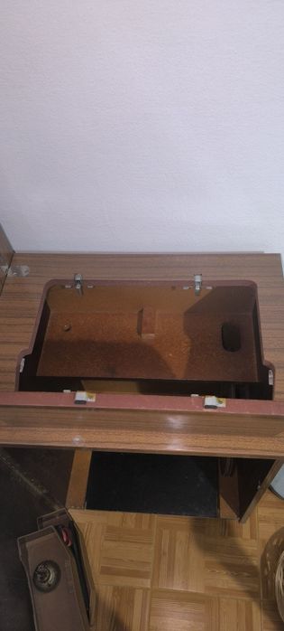 Móvel para máquina de costura
