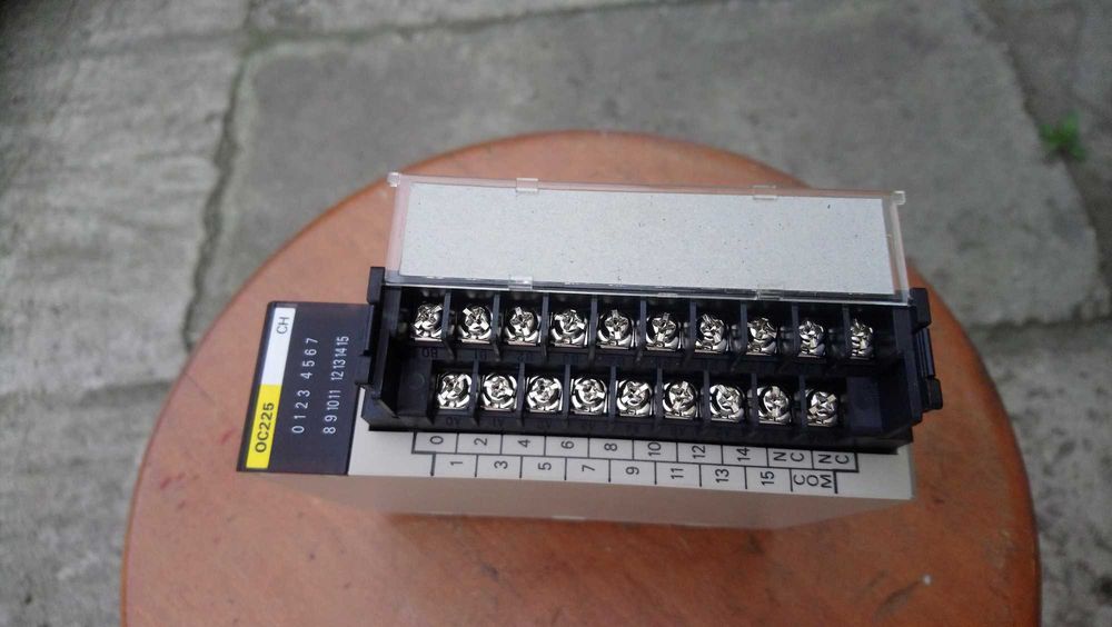 Sterownik PLC OMRON SYSMAC C200H używany + programator PRO27-E