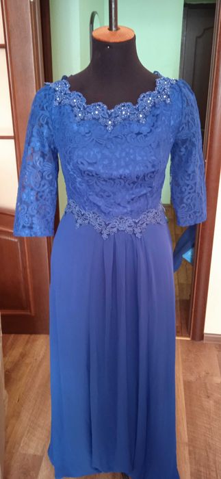 СВЯТКОВА  блакитна сукня