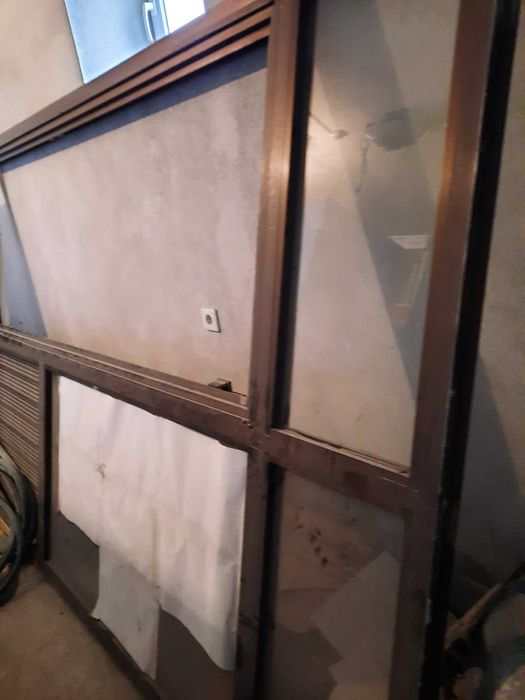 Продаж у місті Ужгороді коричневих дюралюмінієвих конструкцій