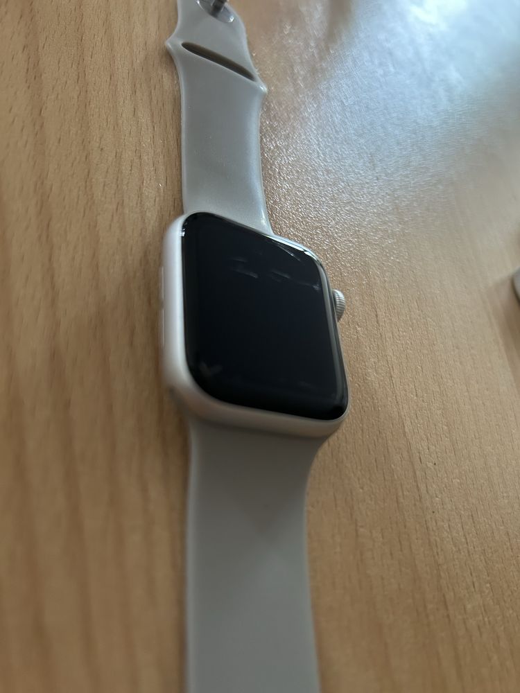 Apple watch SE 2 generacja 40mm