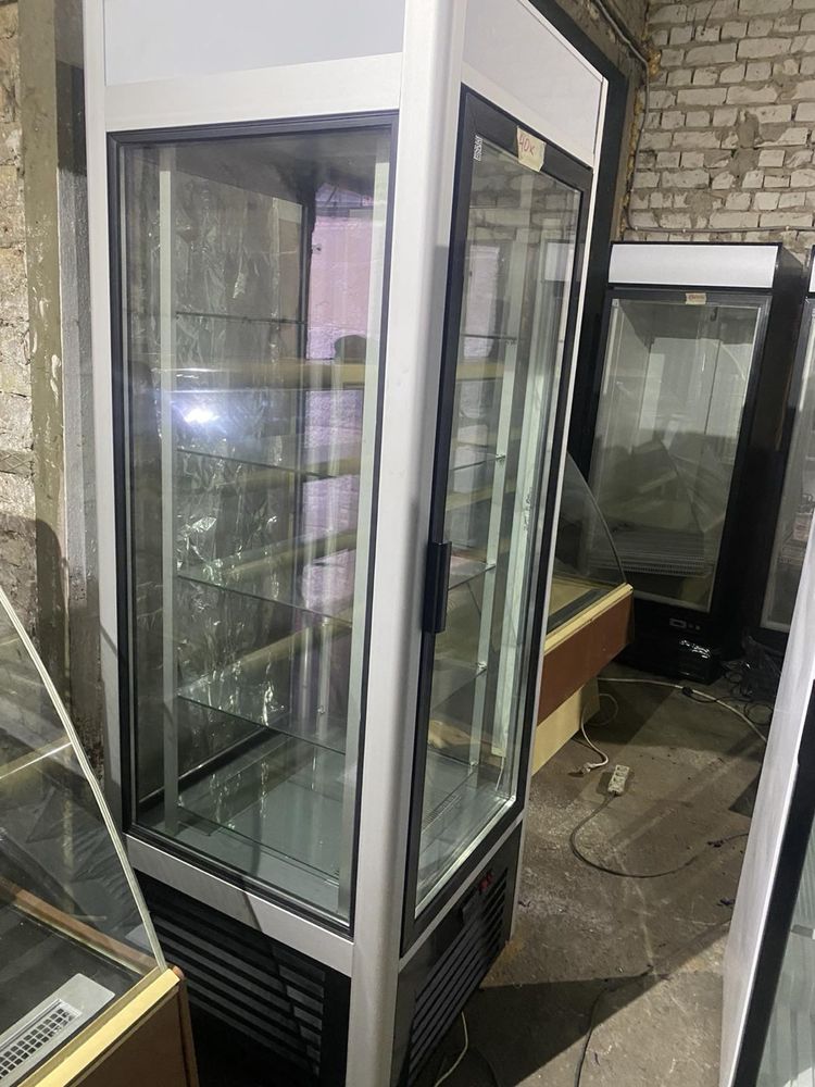 Кондитерская холодильная витрина настольная напольная куб