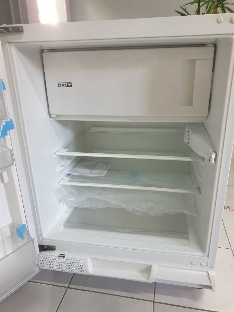Холодильник Electrolux ERN-1200 FOW
