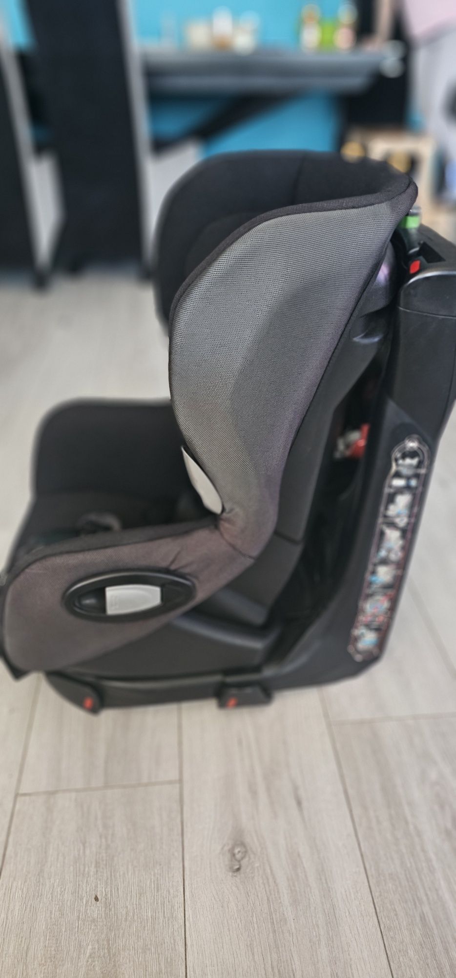 Maxi-Cosi Axiss - obrotowy fotelik samochodowy 9-18 kg