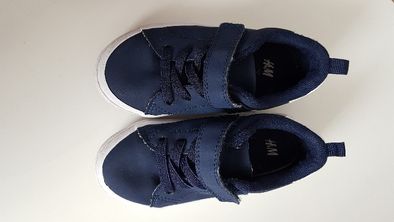 Buty sportowe chłopięce H&M r. 25