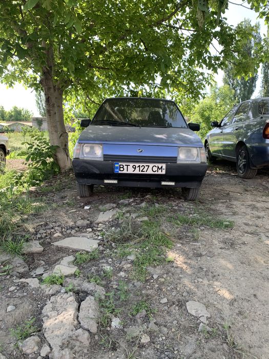 Заз Таврія 102