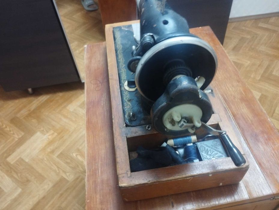 Старые швейные машинки продам самовывоз б/у