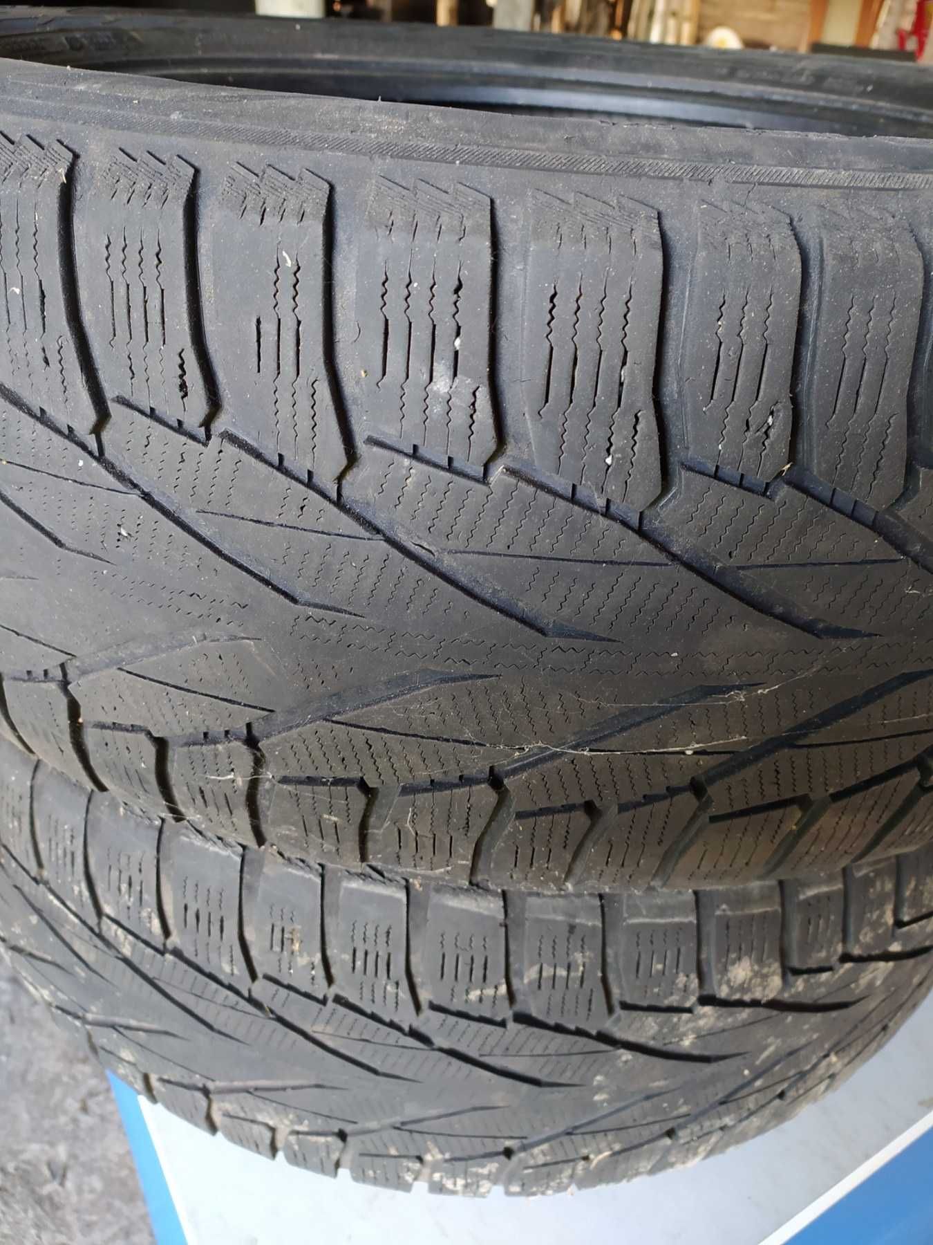 Шини Nokian Hakkapeliitta R2 SUV 255/55r20 110R, 2шт