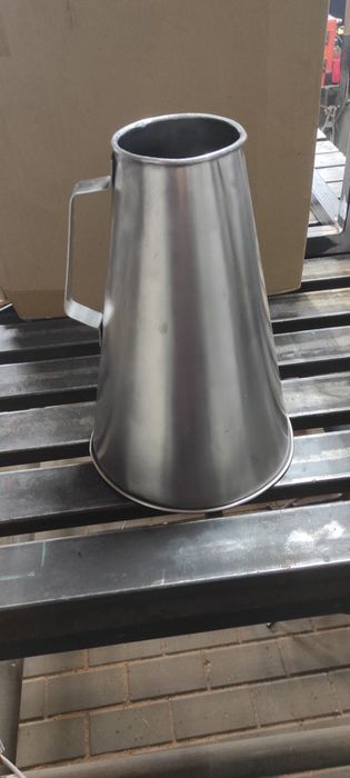 Duży lejek ze stali nierdzewnej
