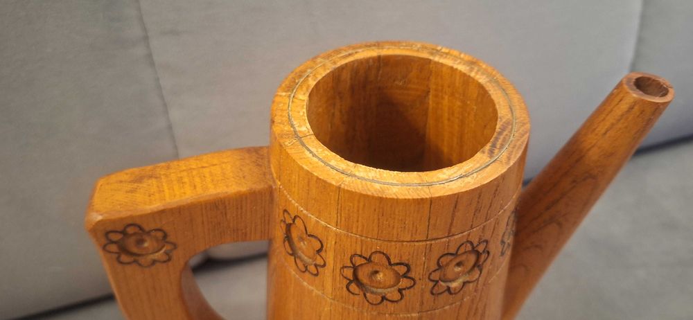 Dzbanek drewniany zdobiony rzeźbiony z ZSRR lata 60-70 te z pokrywką