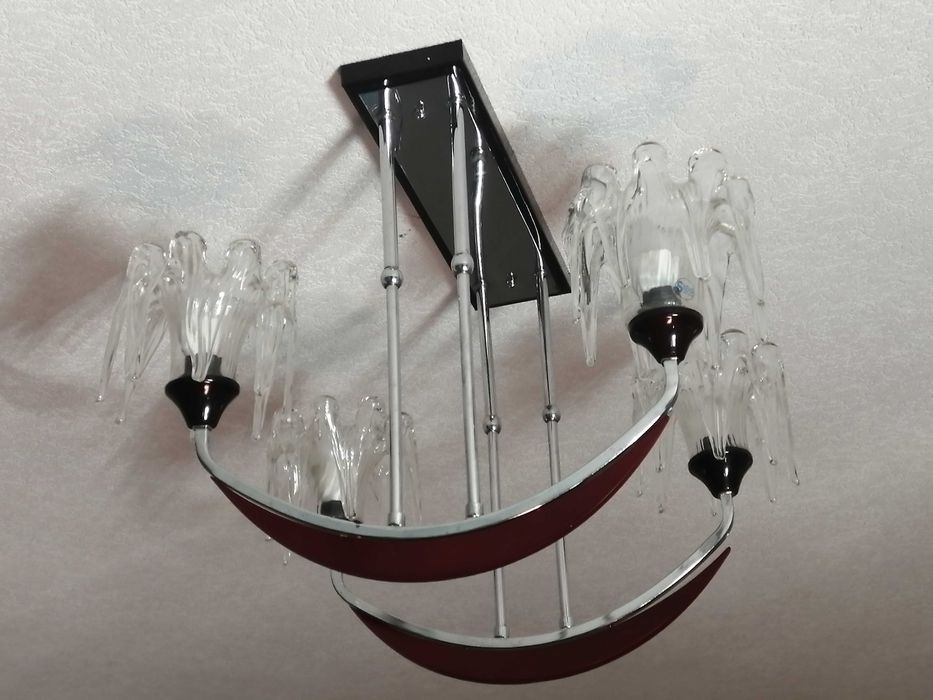 Люстра в кімнату