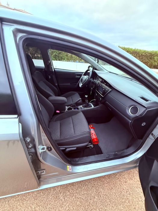 Toyota auris 2015