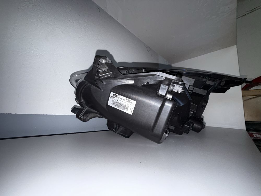 Ford S Max Galxy lampa reflektor full led em2b13w029eh