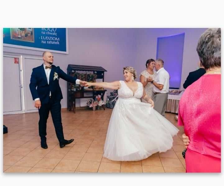 Suknia ślubna plus size