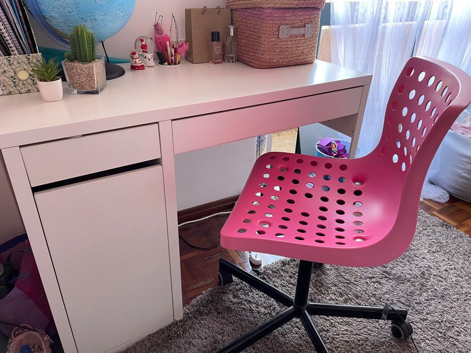Secretaria e cadeira quarto menina