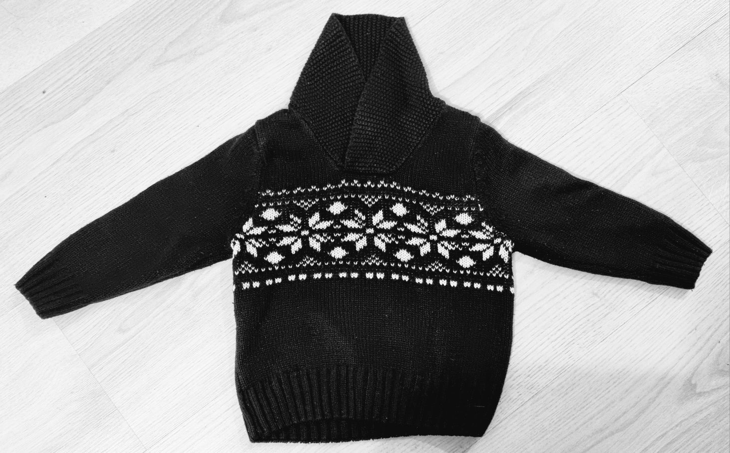 Sweter w norweskie wzory